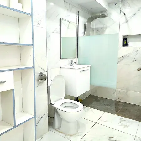 Apartment Pool Front In Americas