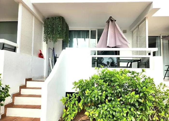 Apartman Pool Front In Americas