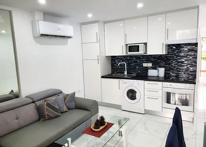 Apartman Pool Front In Americas